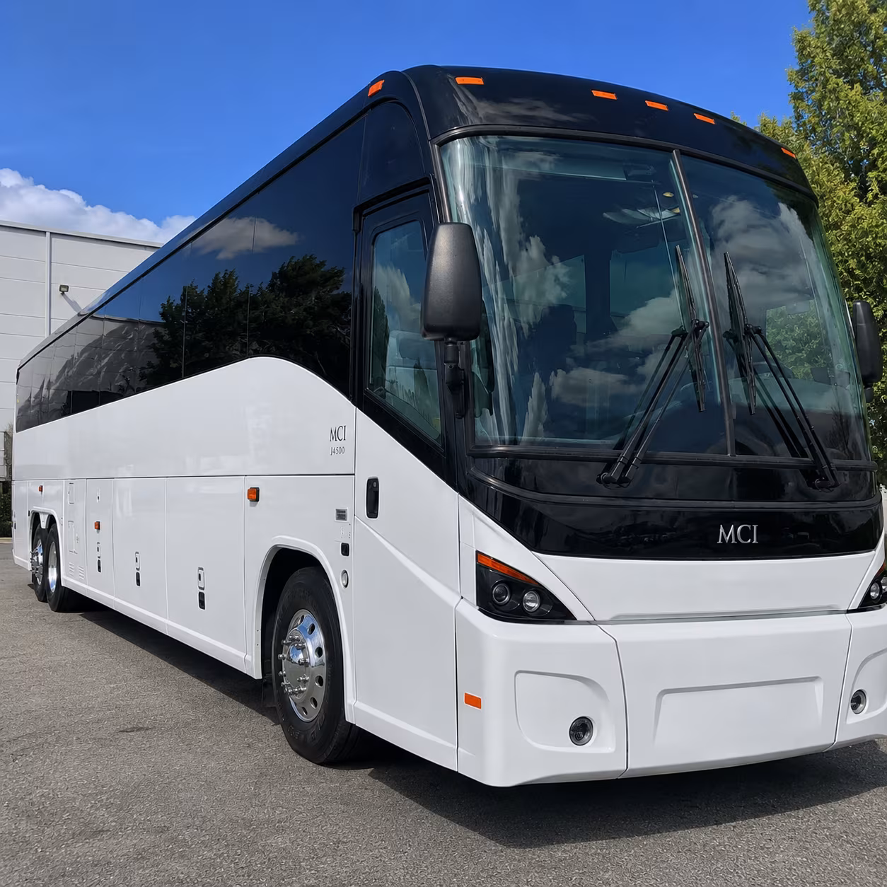 busrentaldubuque com can help you set up recurring corporate shuttle service in dubuque