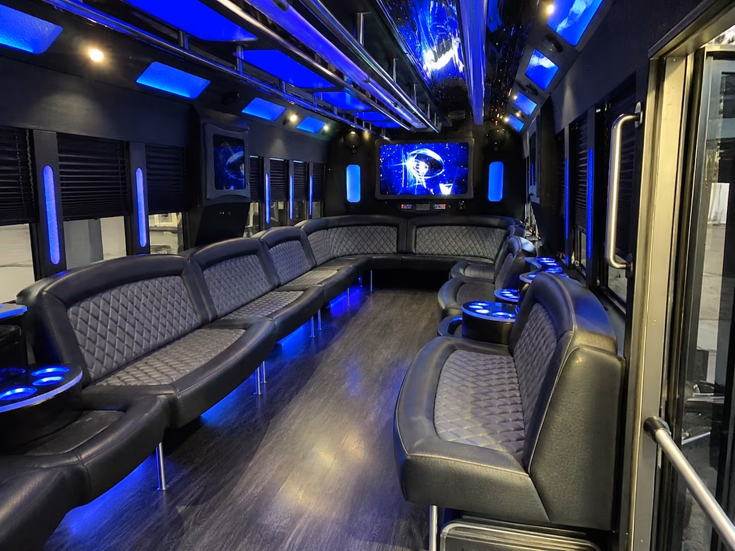 dubuque 28 passenger party bus interior