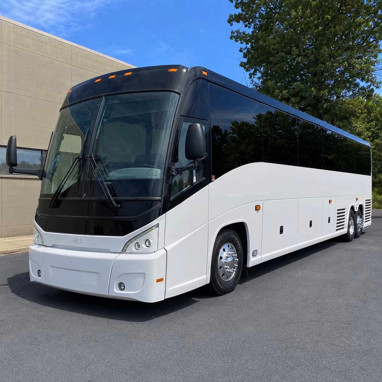 dubuque bus rental service area